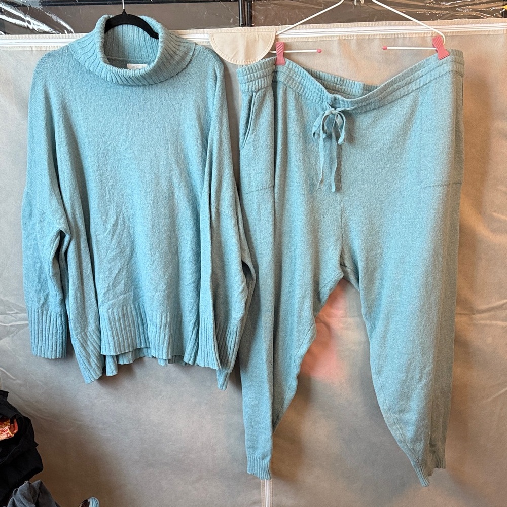 LC Lauren Conrad Blue Sweater and Jogger Set